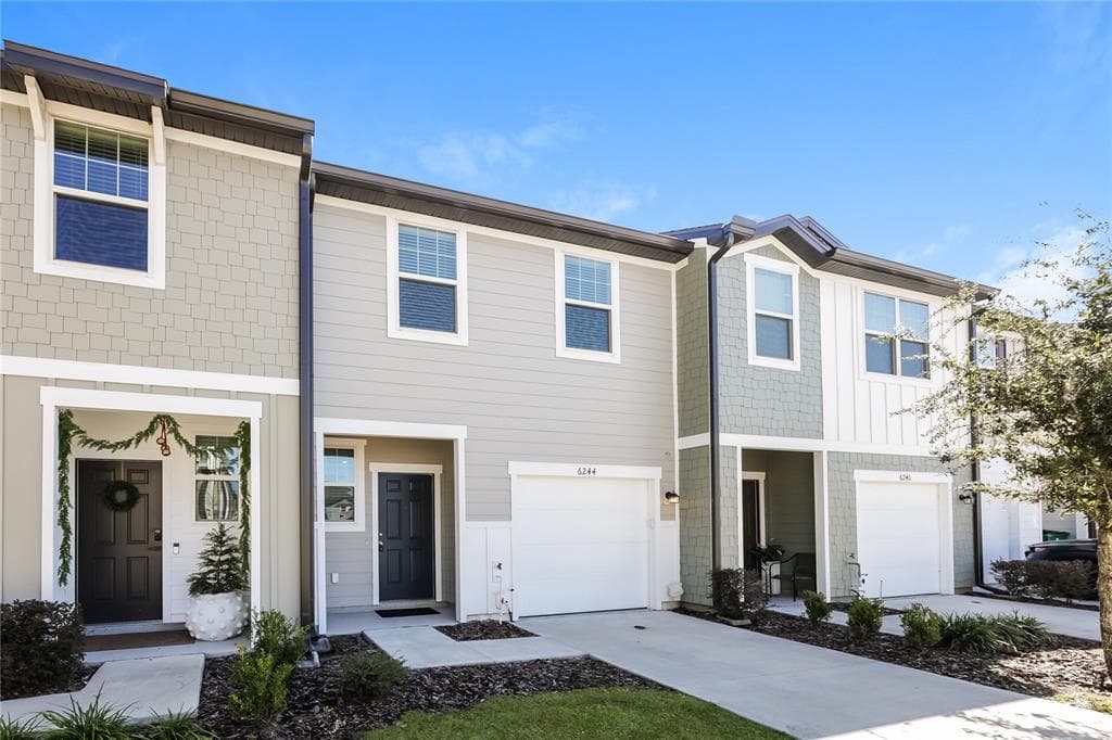 6244 CALLE OCHOA STREET ZEPHYRHILLS, FL 33542
