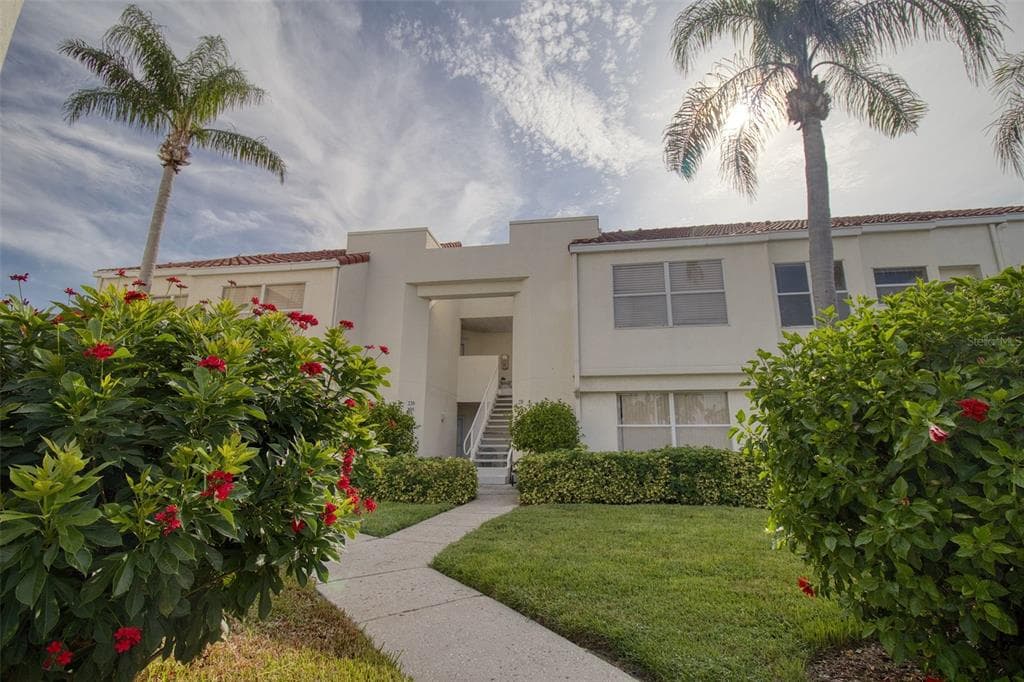 6059 BAHIA DEL MAR BOULEVARD UNIT 139 ST PETERSBURG, FL 33715