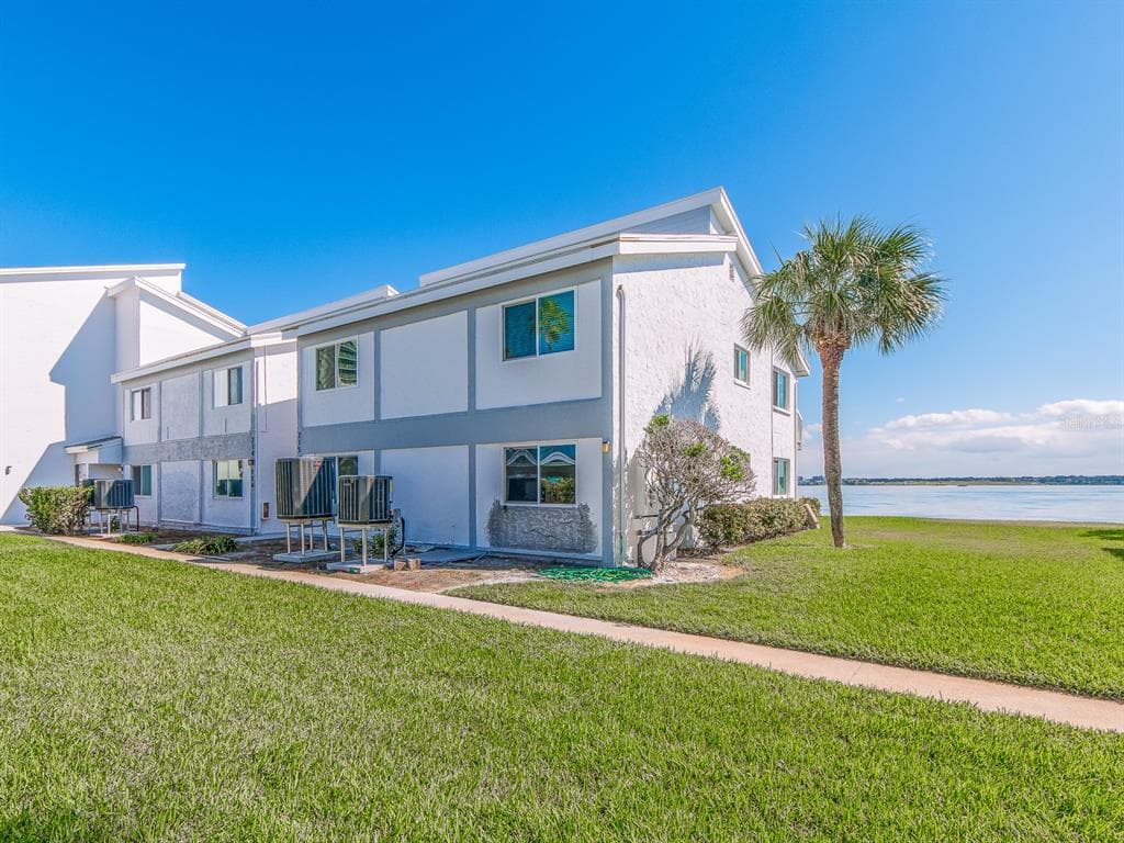 1401 GULF BOULEVARD UNIT 215 CLEARWATER BEACH, FL 33767