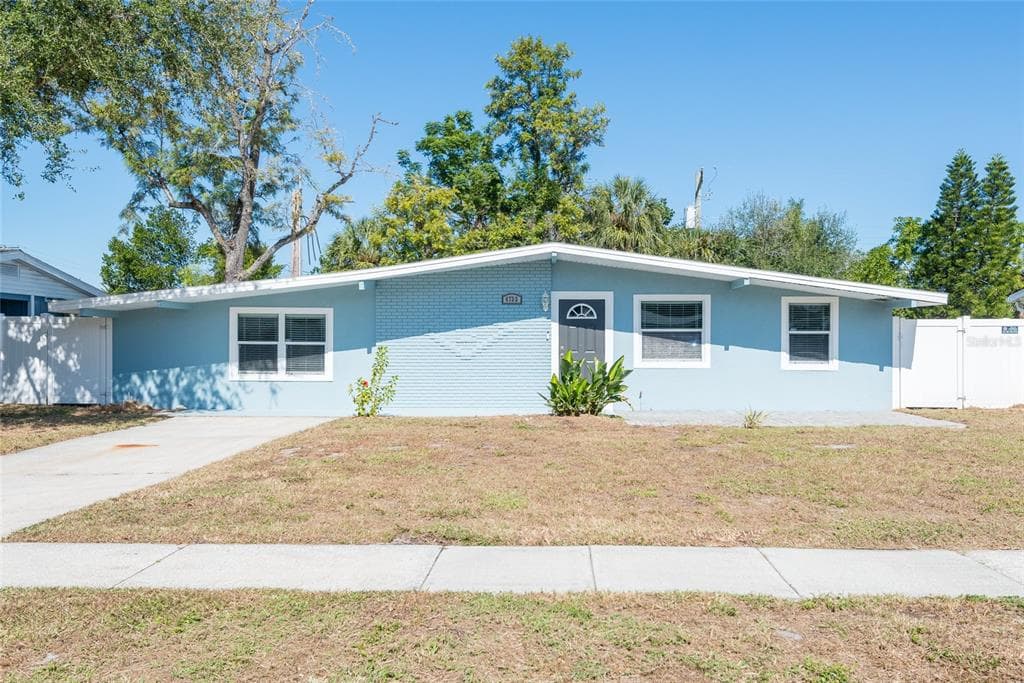 4733 W WYOMING AVENUE TAMPA, FL 33616