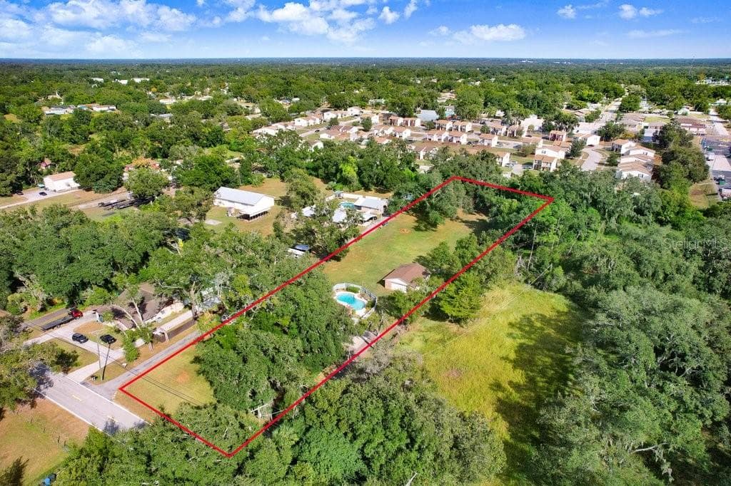 1320 S TAYLOR ROAD SEFFNER, FL 33584