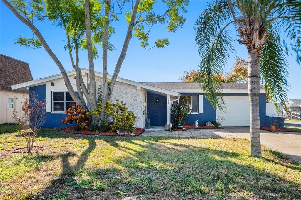 4004 CLAREMONT DRIVE NEW PORT RICHEY, FL 34652
