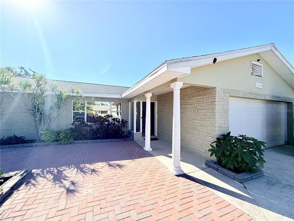 13914 84TH TERRACE SEMINOLE, FL 33776