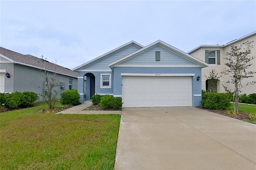 32153 KATELIN CIRCLE LEESBURG, FL 34748