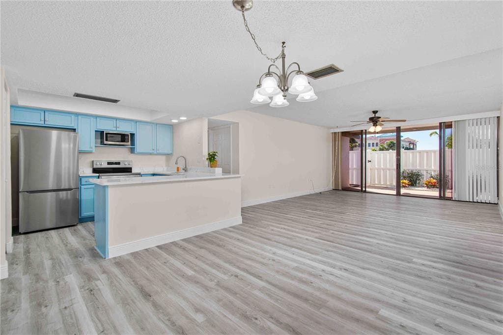 500 TREASURE ISLAND CAUSEWAY UNIT 101 TREASURE ISLAND, FL 33706