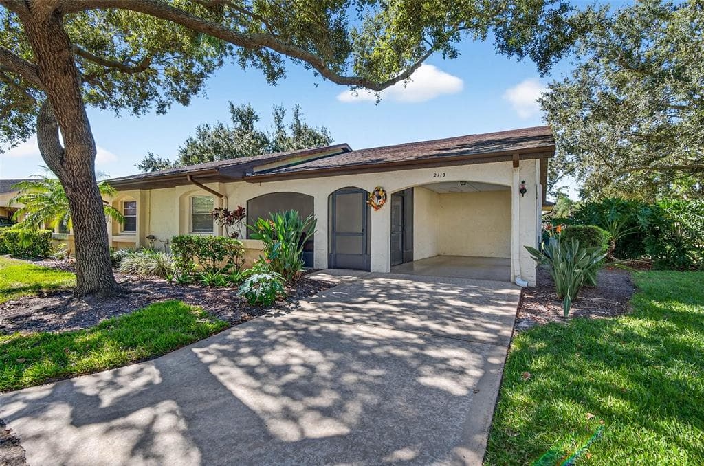 2113 HAILSTONE CIRCLE UNIT 363 SUN CITY CENTER, FL 33573