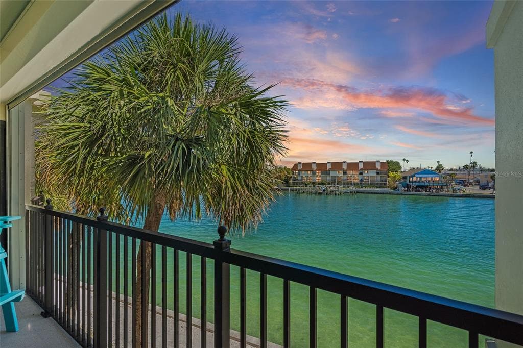 7467 BAYSHORE DRIVE UNIT 303 TREASURE ISLAND, FL 33706