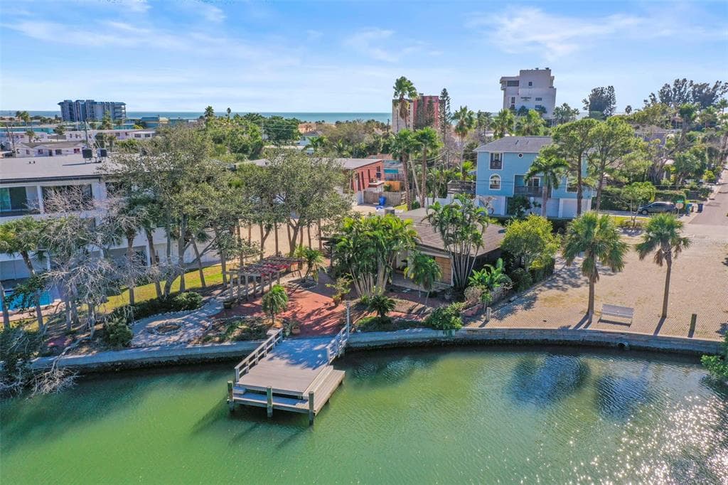 11921 LAGOON LANE