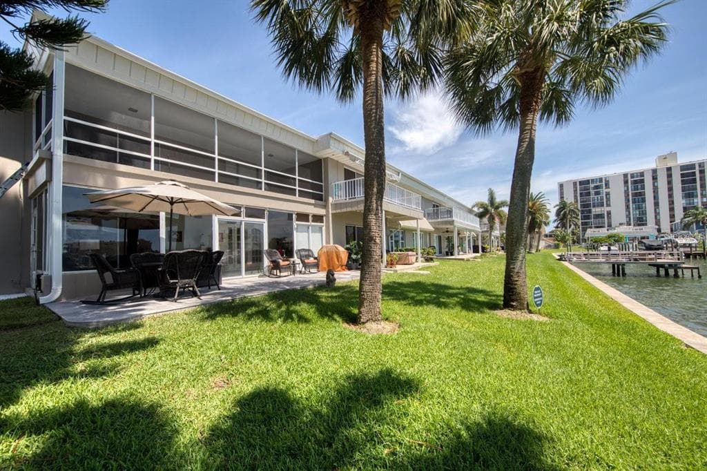 400 LARBOARD WAY UNIT 202 CLEARWATER, FL 33767