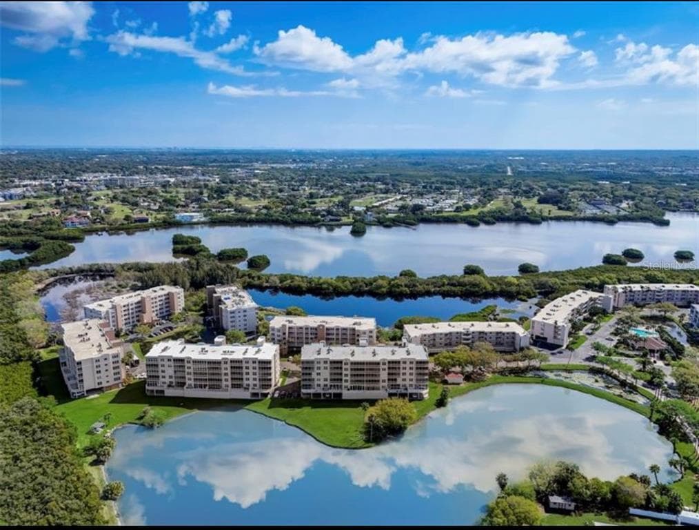 6425 SHORELINE DRIVE UNIT 10105 ST PETERSBURG, FL 33708