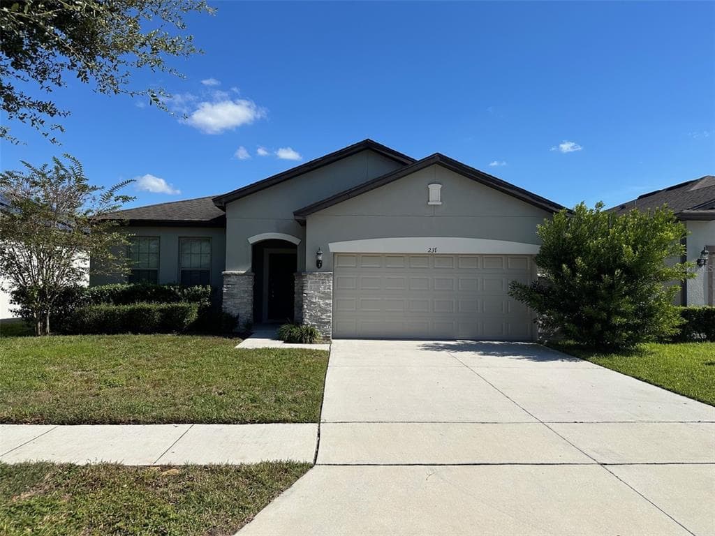 237 CITRUS ISLE LOOP DAVENPORT, FL 33837