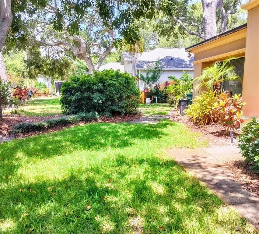 5611 S SHERWOOD AVENUE TAMPA, FL 33611