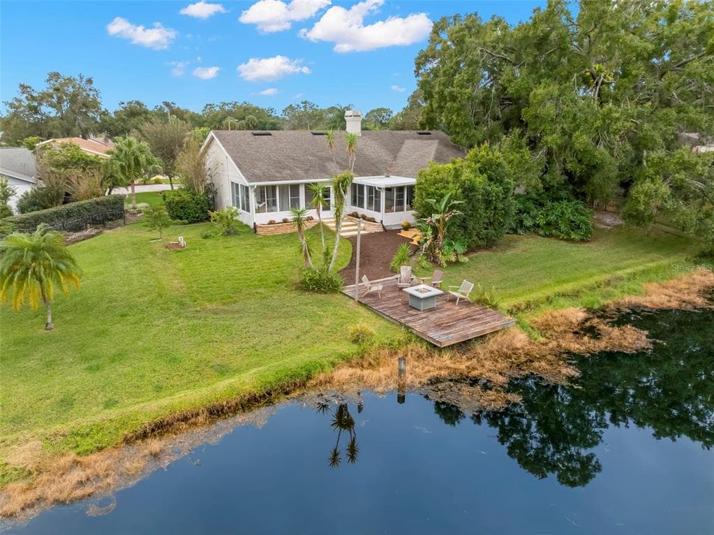 3418 E LAKE DRIVE LAND O LAKES, FL 34639