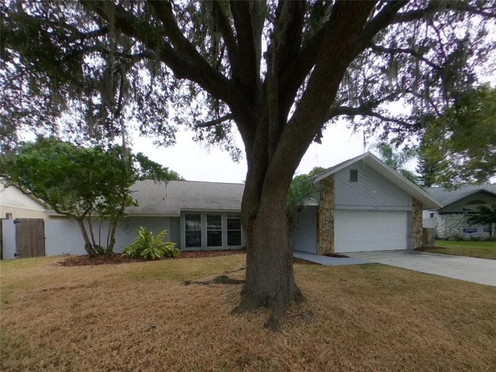 1751 SHADY LEAF DRIVE VALRICO, FL 33596