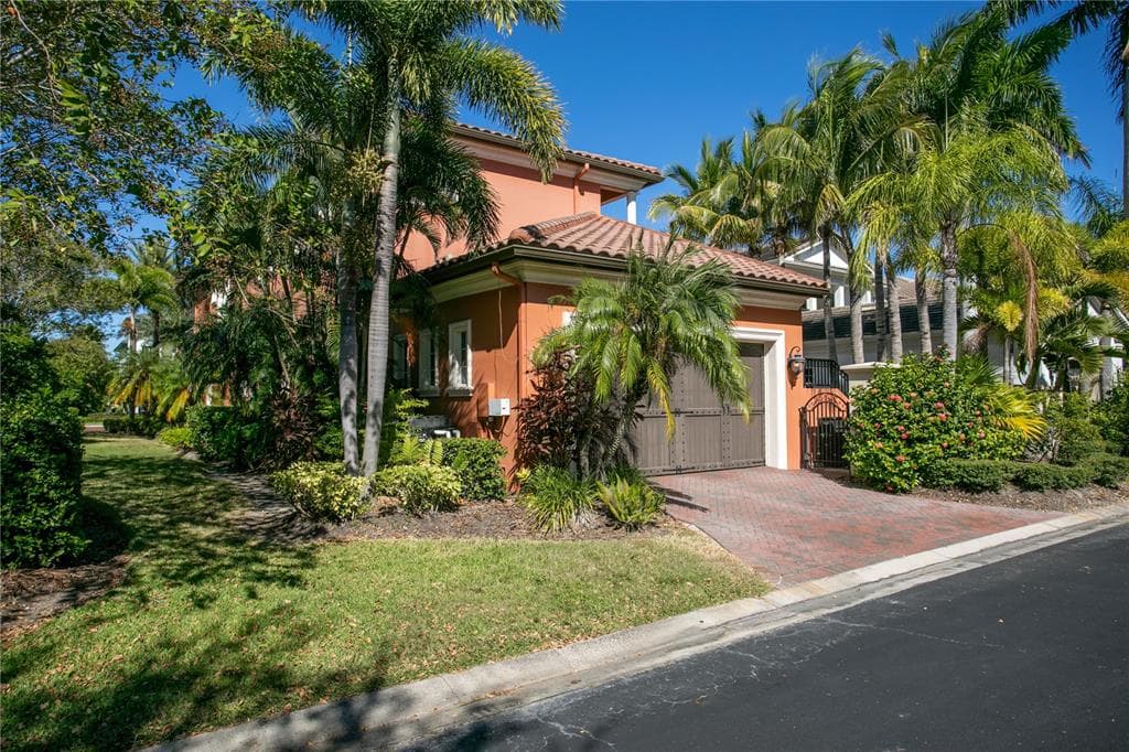 4912 YACHT CLUB DRIVE TAMPA, FL 33616