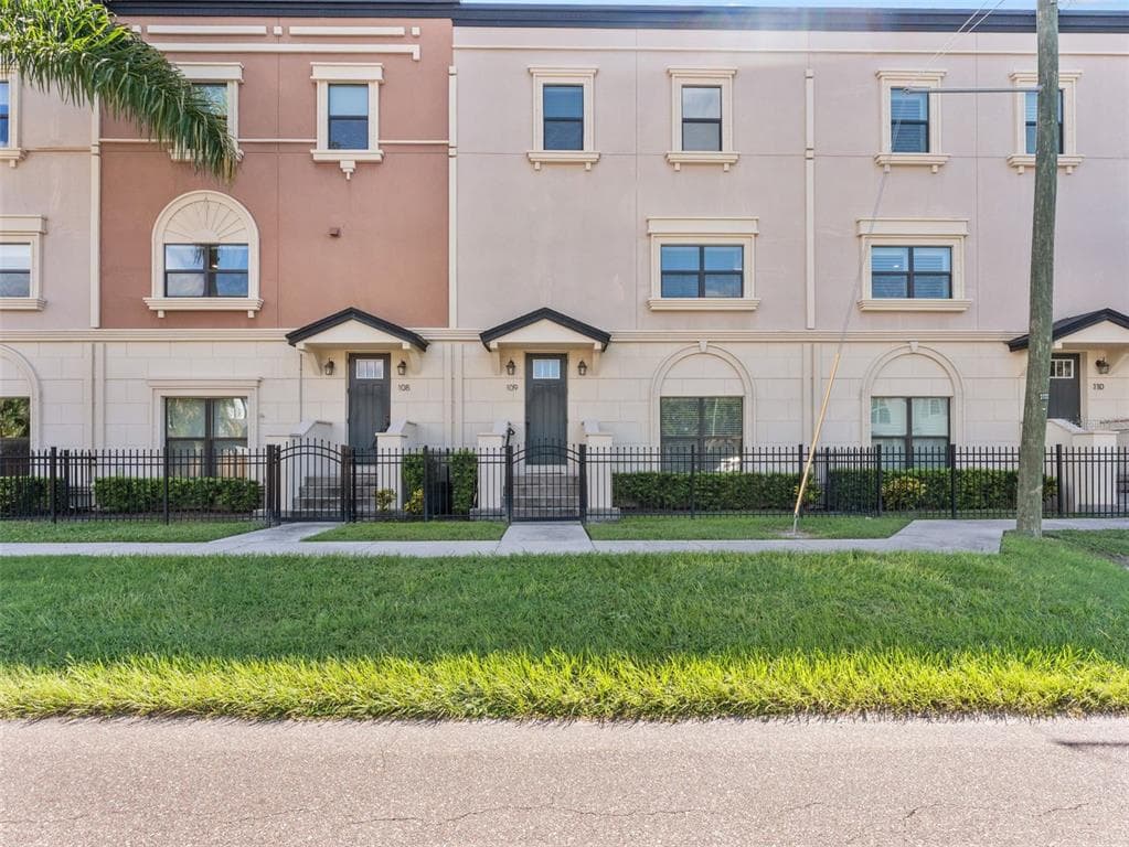 3421 W HORATIO STREET UNIT 109 TAMPA, FL 33609