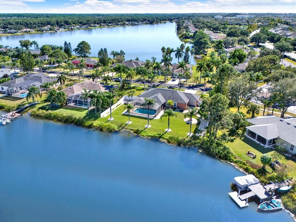 7602 CLAIR WOOD COURT APOLLO BEACH, FL 33572