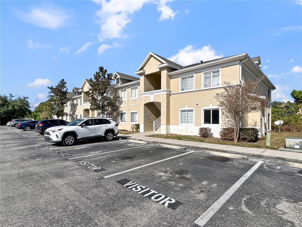 9510 NEWDALE WAY UNIT 102 RIVERVIEW, FL 33578