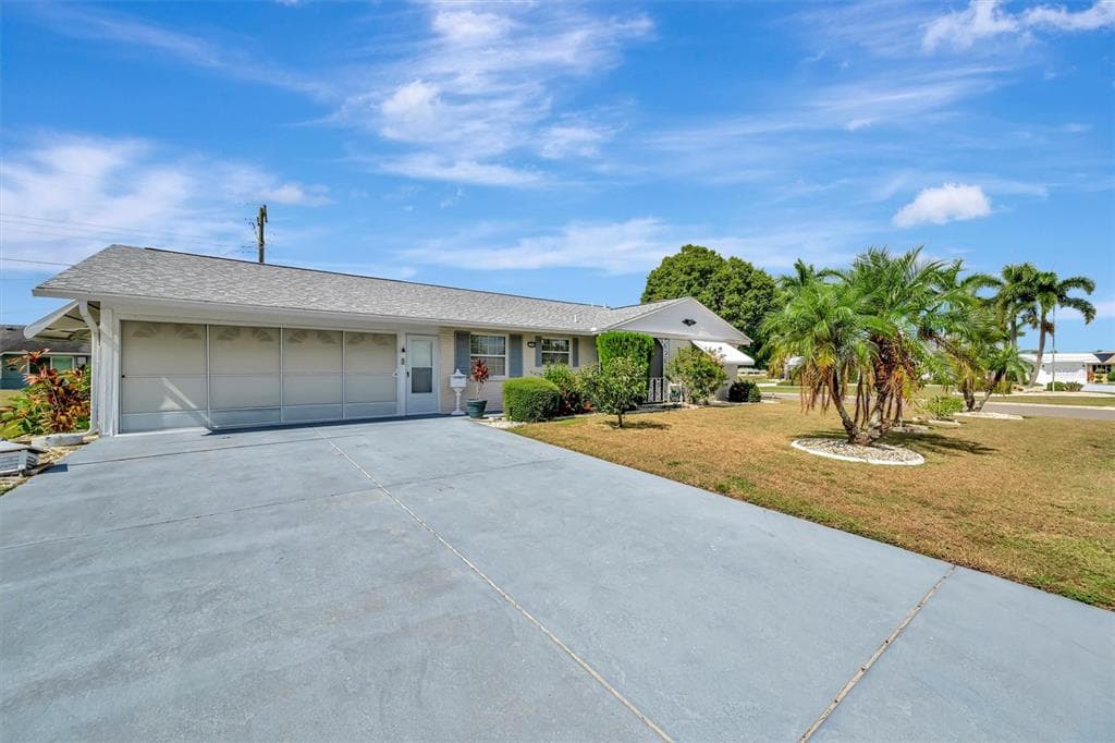 1238 VALLEY FORGE BOULEVARD SUN CITY CENTER, FL 33573