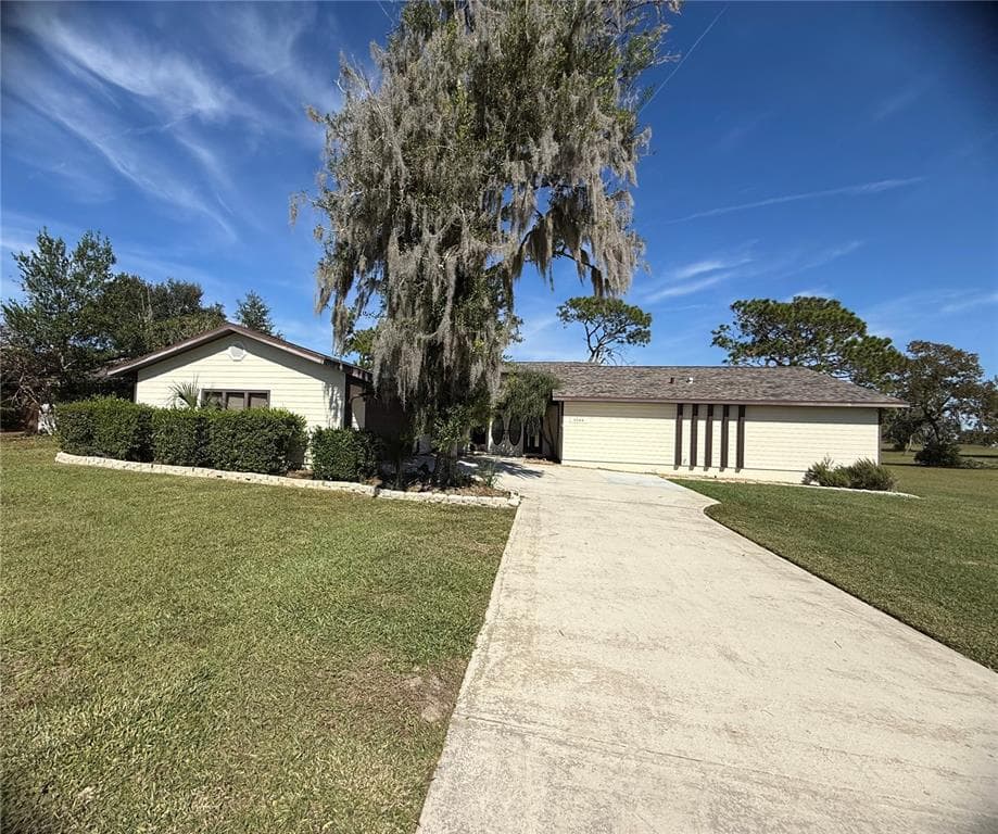 5544 FAIRWAY DRIVE RIDGE MANOR, FL 33523