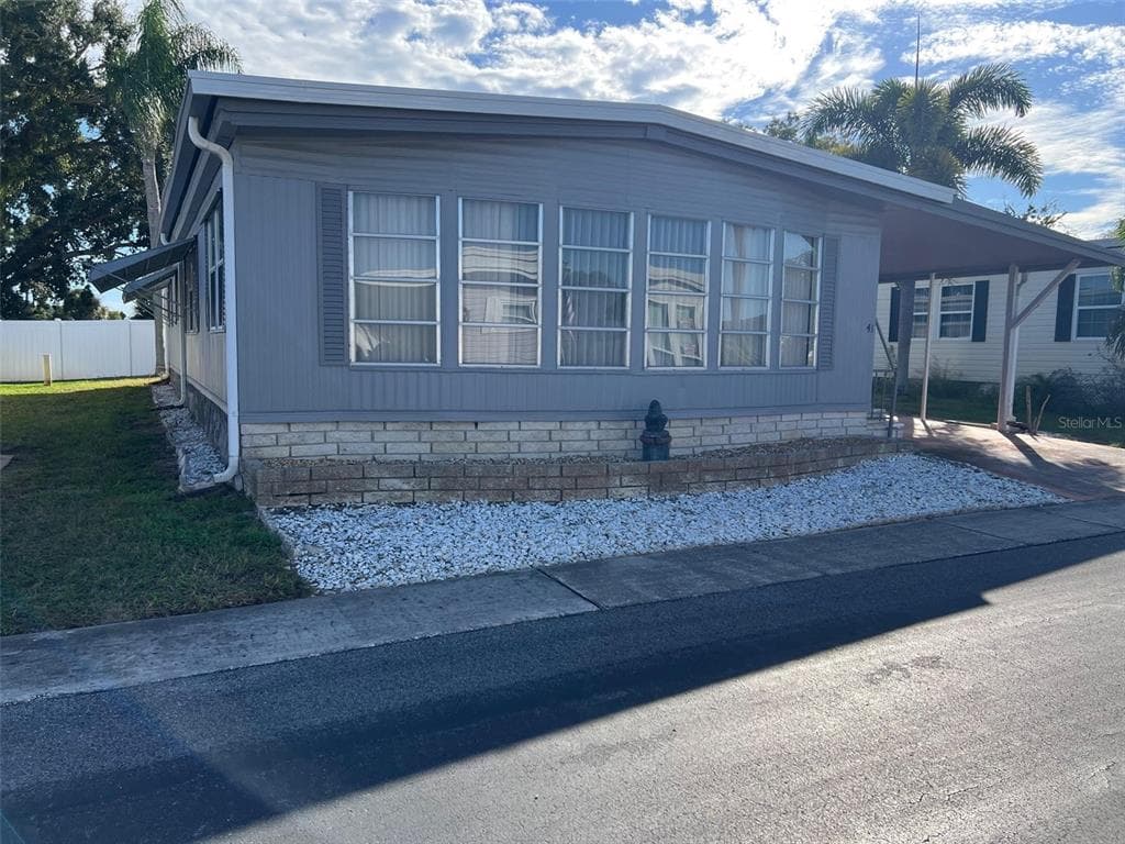 41 ROYAL PALM CIRCLE LARGO, FL 33778