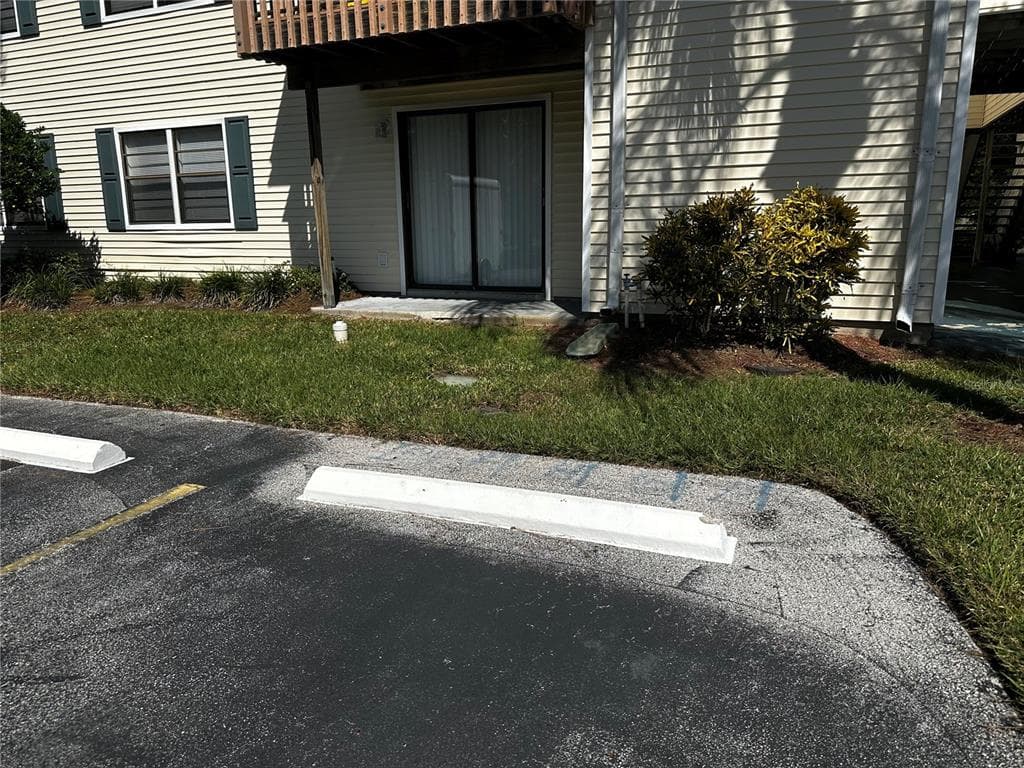 124 LOBLOLLY COURT UNIT F OLDSMAR, FL 34677