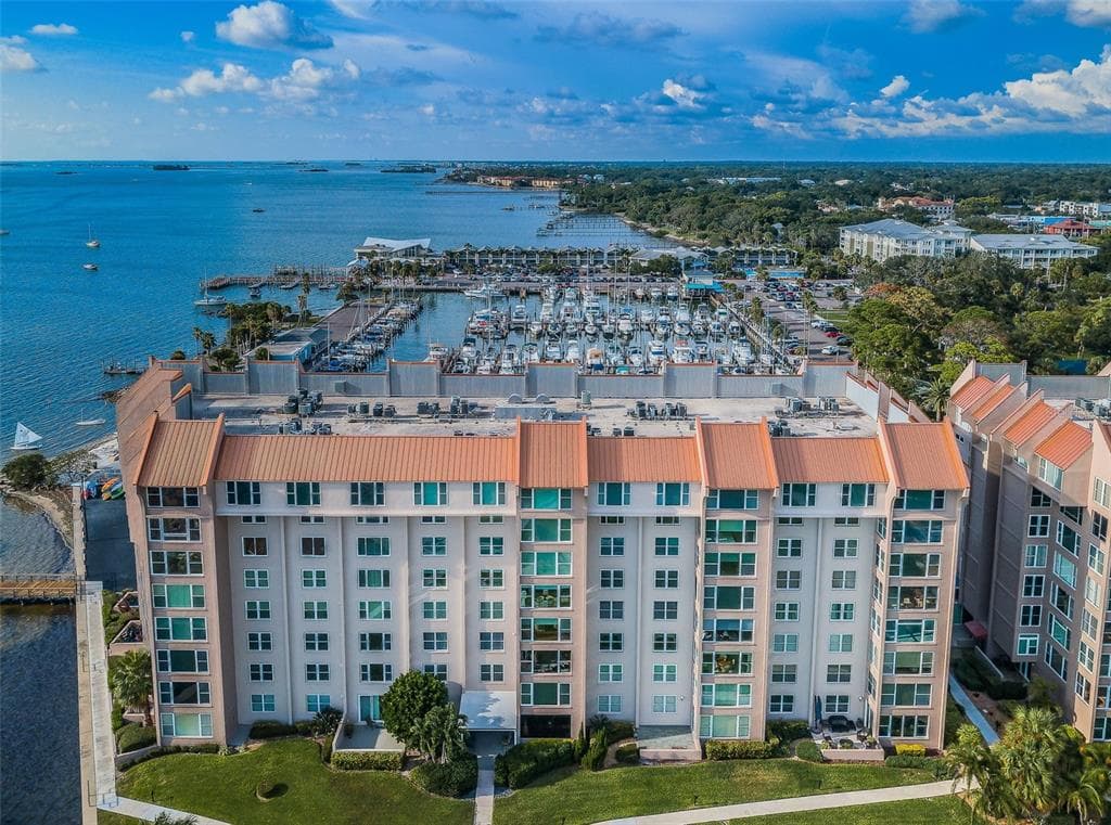 634 EDGEWATER DRIVE UNIT 348 DUNEDIN, FL 34698