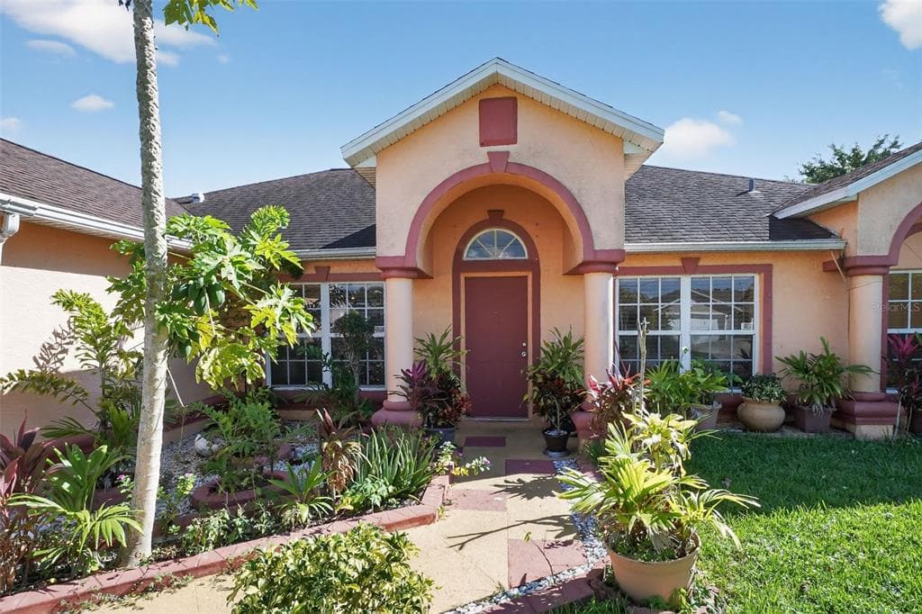 2477 SW FALCON CIRCLE PORT ST LUCIE, FL 34953