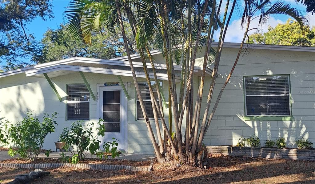 627 61ST AVENUE S ST PETERSBURG, FL 33705