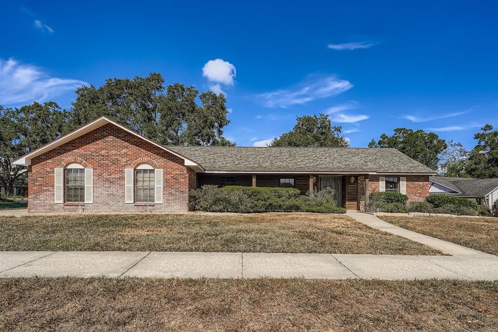 902 RETRIEVER AVENUE SEFFNER, FL 33584