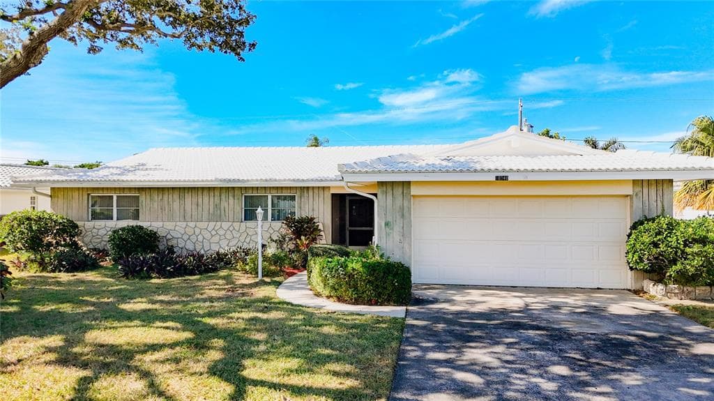 10340 MONARCH DRIVE LARGO, FL 33774