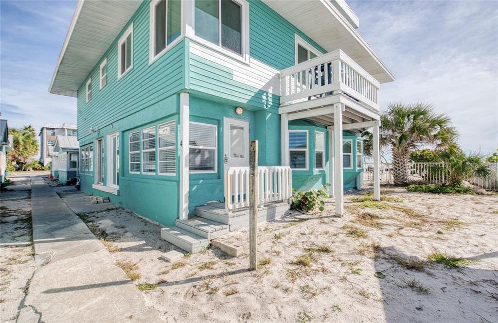 19506 GULF BOULEVARD UNIT 4 INDIAN SHORES, FL 33785