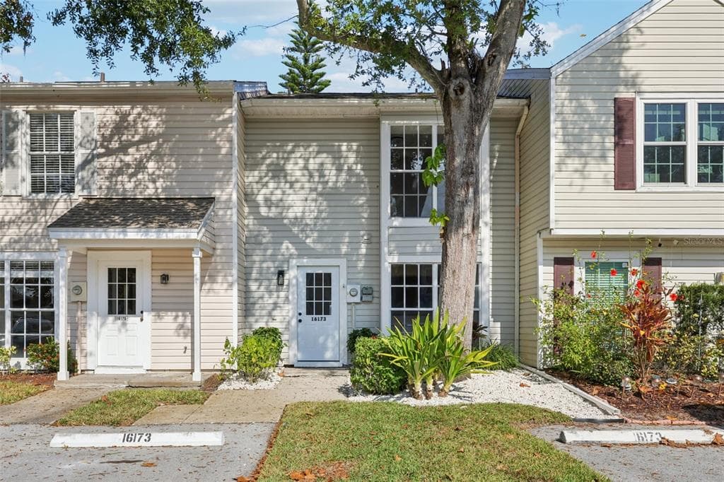 16173 RAMBLING VINE DRIVE E TAMPA, FL 33624