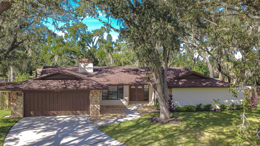 2102 DOEFIELD COURT VALRICO, FL 33596