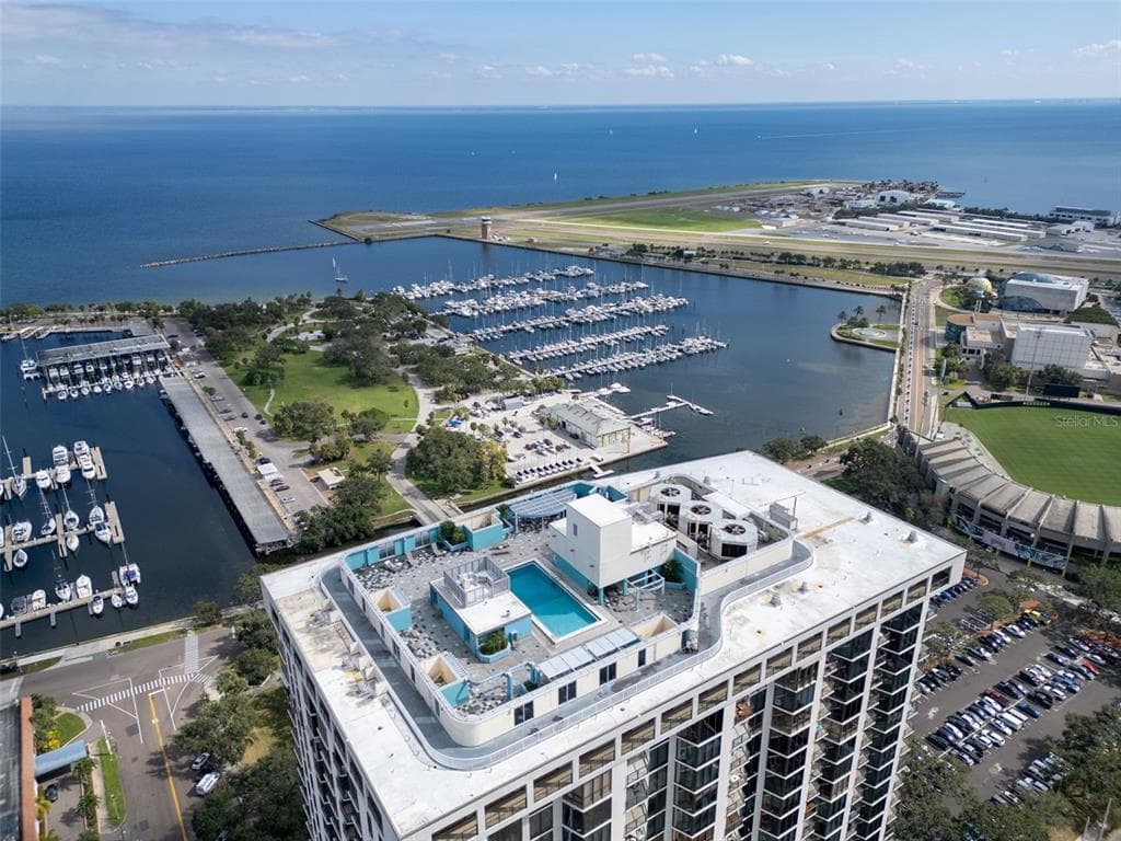 1 BEACH DRIVE SE UNIT 1210 ST PETERSBURG, FL 33701