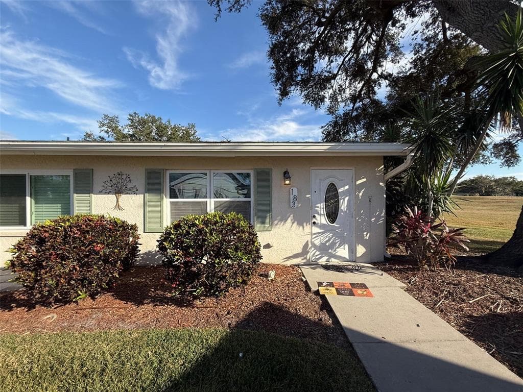 2202 CLUBHOUSE DRIVE UNIT 183 SUN CITY CENTER, FL 33573