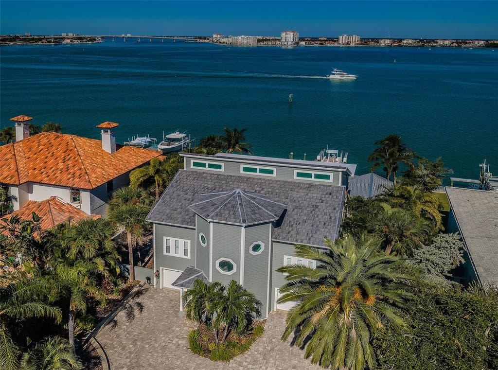 297 1ST STREET W ST PETERSBURG, FL 33715
