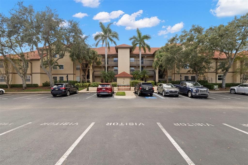 2400 FEATHER SOUND DRIVE UNIT 636 CLEARWATER, FL 33762