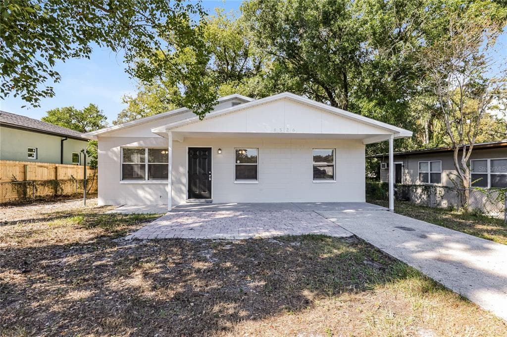 8526 N NEWPORT AVENUE TAMPA, FL 33604