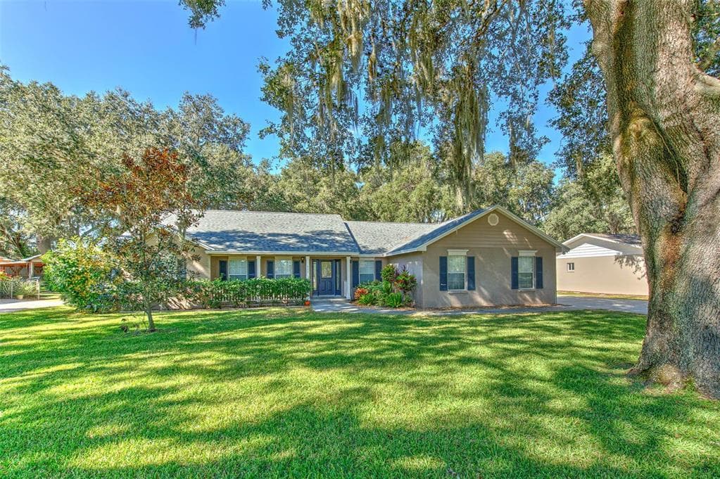527 HEATHER COURT