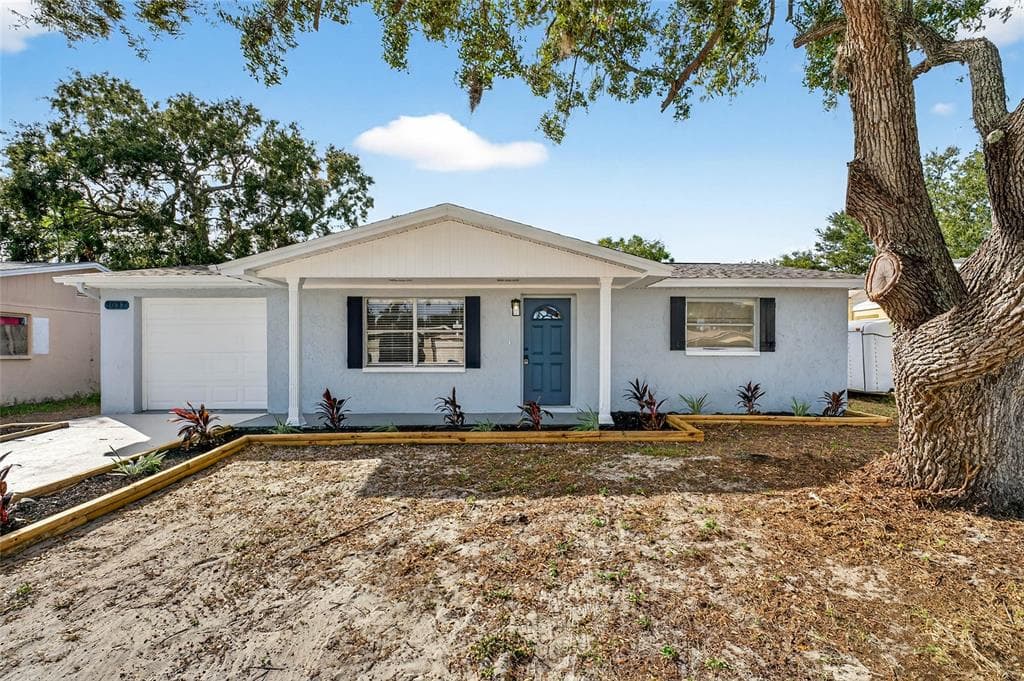 1037 NORMANDY BOULEVARD HOLIDAY, FL 34691