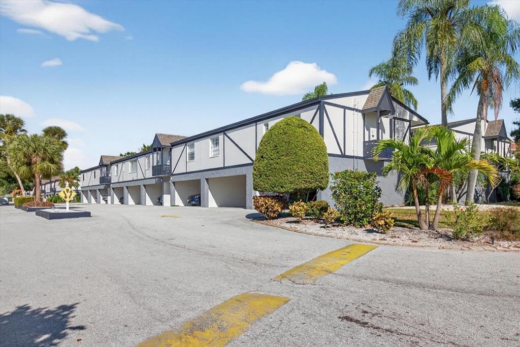 1146 KING ARTHUR COURT UNIT 110