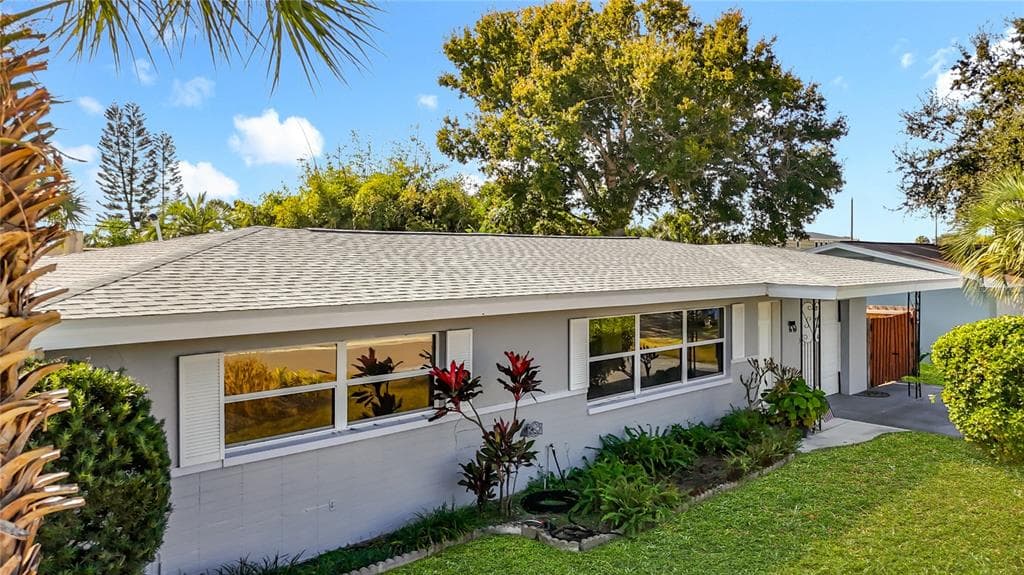 13880 DOMINICA DRIVE SEMINOLE, FL 33776