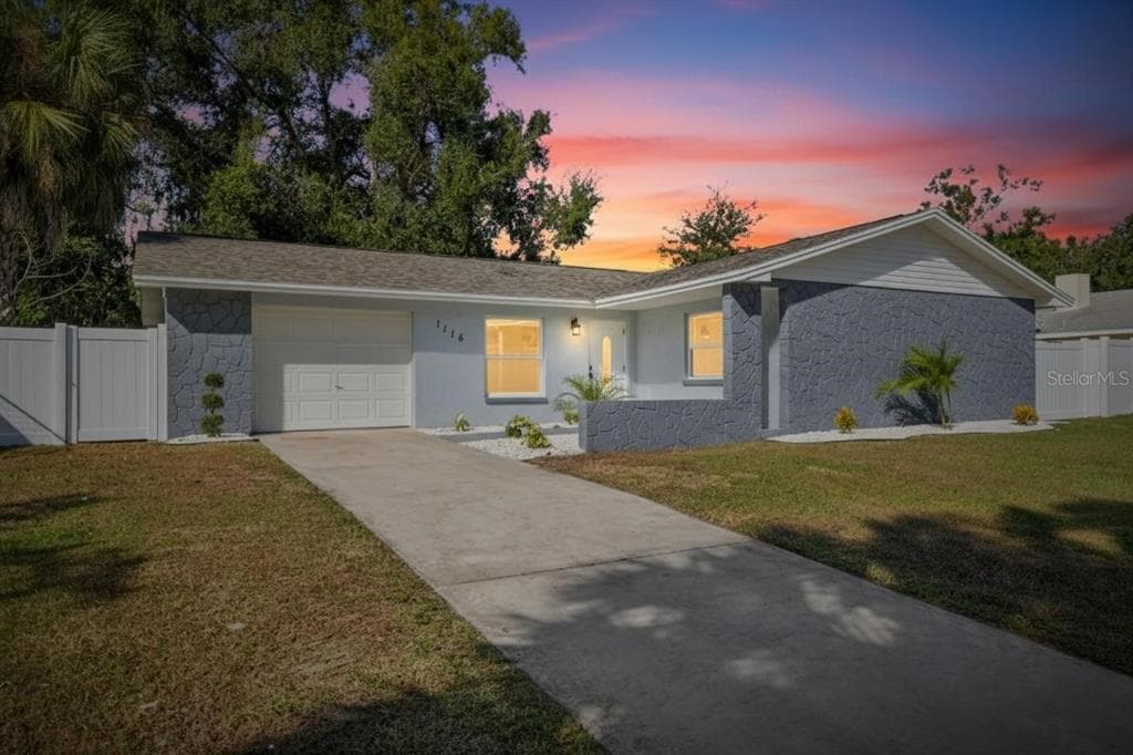 1115 PARK STREET SEFFNER, FL 33584