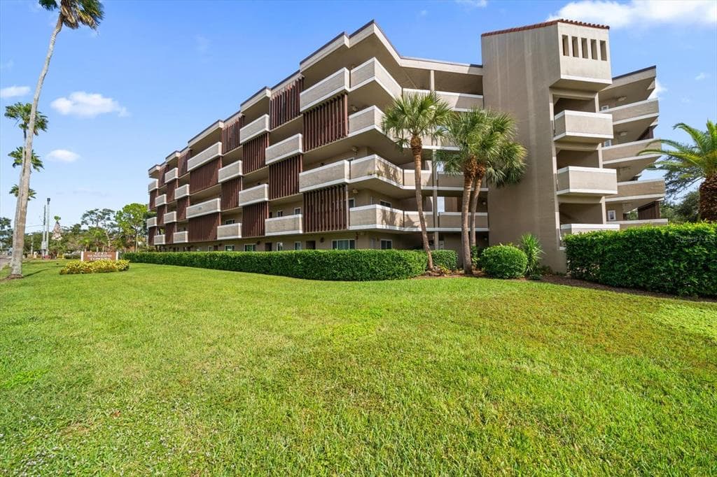 1243 S MARTIN LUTHER KING JR AVENUE UNIT A202 CLEARWATER, FL 33756