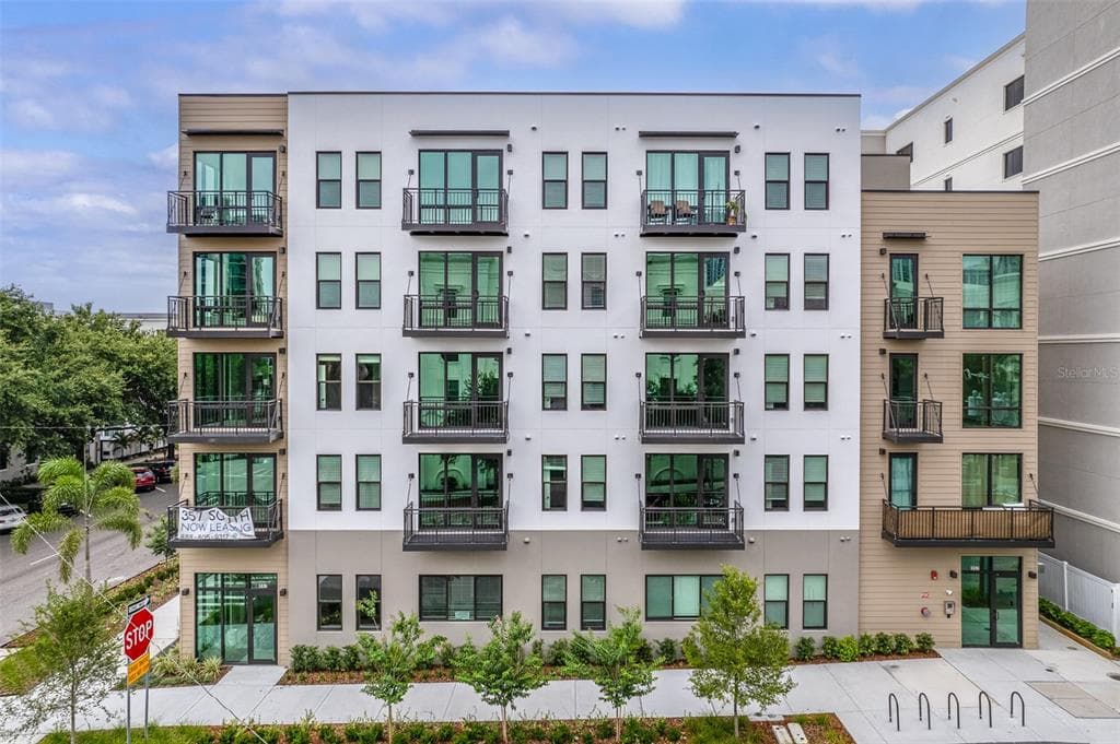 357 5TH STREET S UNIT 11 ST PETERSBURG, FL 33701