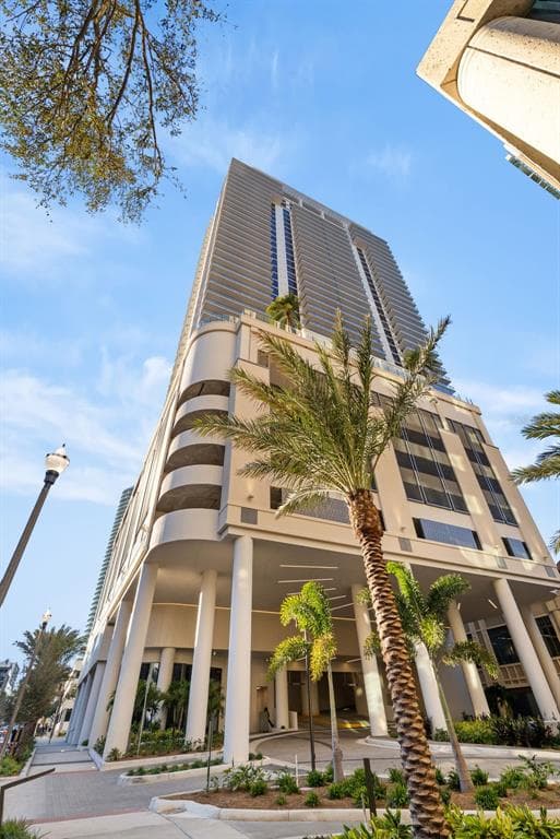 275 1ST AVENUE S UNIT 3601 ST PETERSBURG, FL 33701