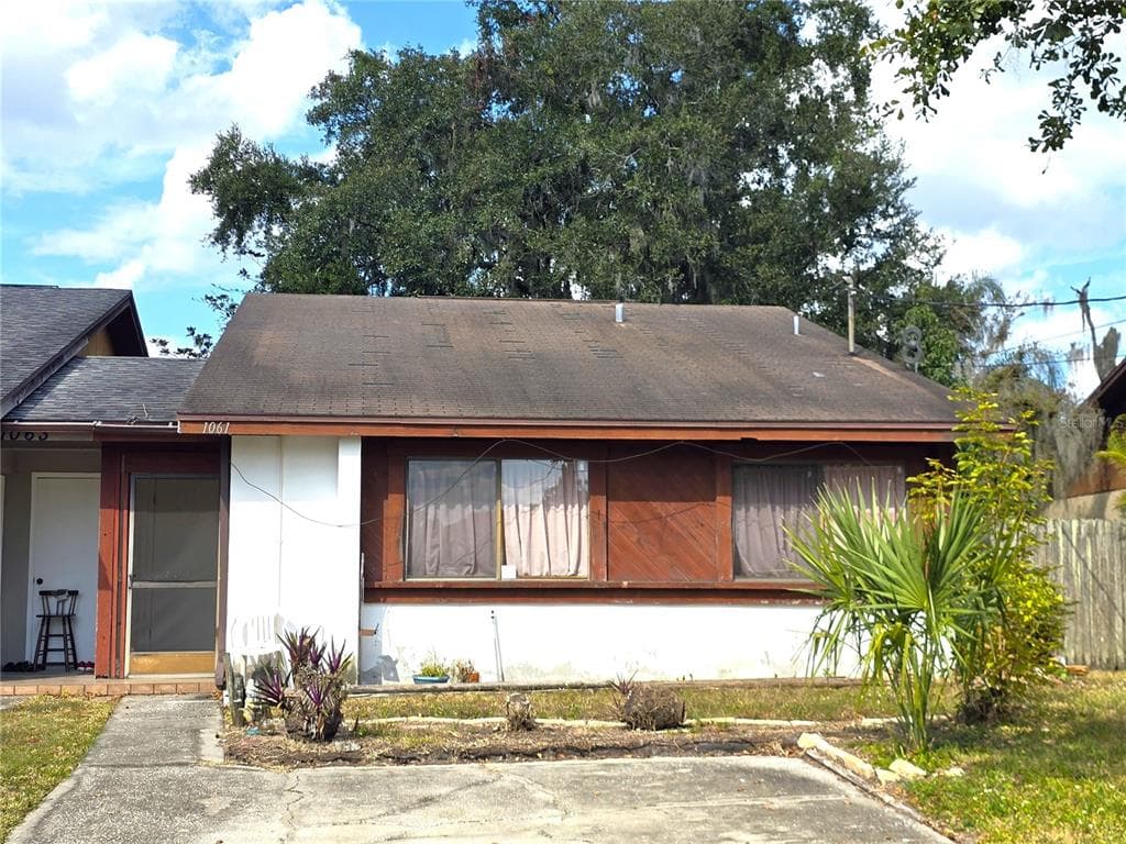 1061 OLD SOUTH DRIVE LAKELAND, FL 33811