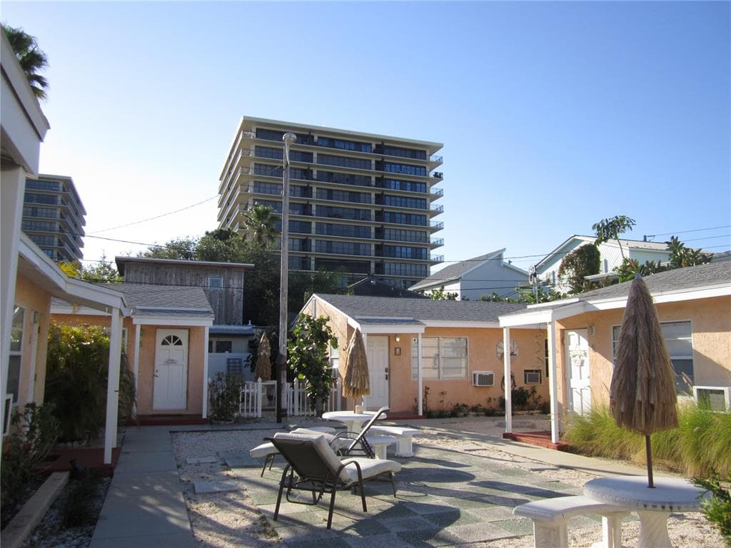 7797 W GULF BOULEVARD UNIT 4 TREASURE ISLAND, FL 33706