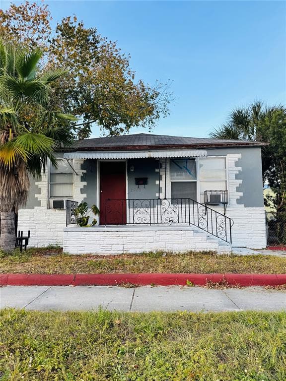 2905 W CHESTNUT STREET TAMPA, FL 33607